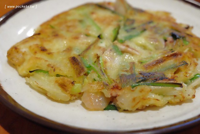 金美子純正韓式料理：有台中少見的馬鈴薯鍋，餐點平價選擇性多 @飛天璇的口袋