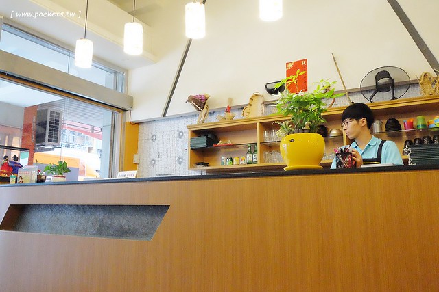 金美子純正韓式料理：有台中少見的馬鈴薯鍋，餐點平價選擇性多 @飛天璇的口袋