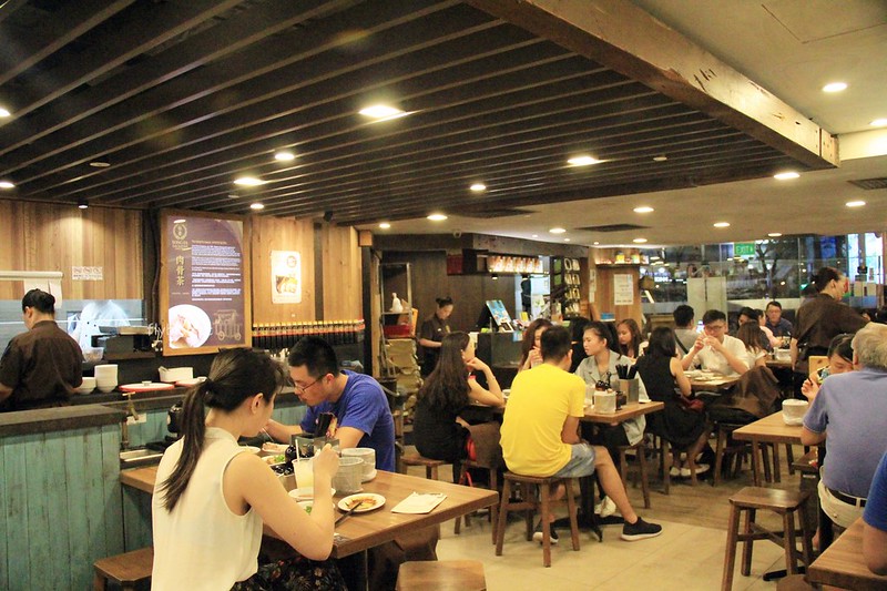 松發肉骨茶@牛車水店┃新加坡美食：米其林推薦的新加坡必吃美食，新加坡三大必吃肉骨茶餐廳之一 @飛天璇的口袋