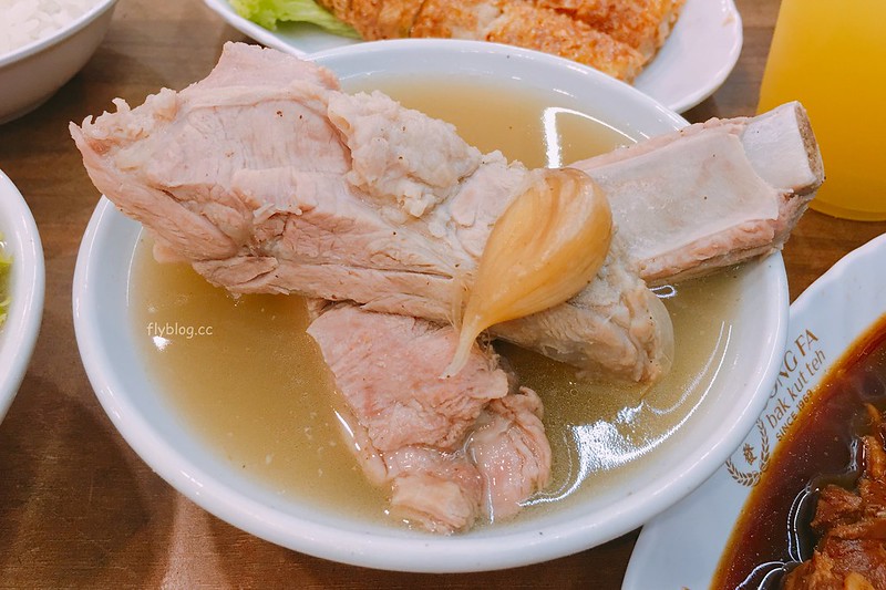 松發肉骨茶@牛車水店┃新加坡美食：米其林推薦的新加坡必吃美食，新加坡三大必吃肉骨茶餐廳之一 @飛天璇的口袋