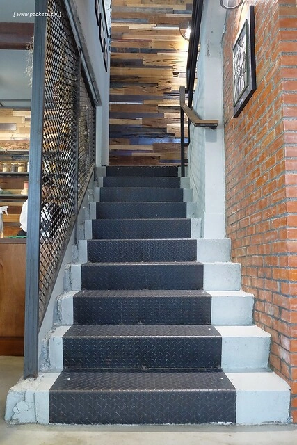 台中西區｜好堅果咖啡 Heynuts Caf&eacute;．精明商圈工業風咖啡館，食材用心餐點豐盛 @飛天璇的口袋