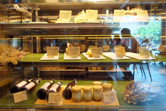 台中西區｜好堅果咖啡 Heynuts Caf&eacute;．精明商圈工業風咖啡館，食材用心餐點豐盛 @飛天璇的口袋