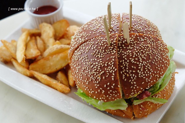 南方莊園 South Garden┃桃園親子飯店：2016年新增美人魚主題房，享受泡湯、水療池、Rody跳跳馬，戶外大草原和BBQ晚餐 @飛天璇的口袋