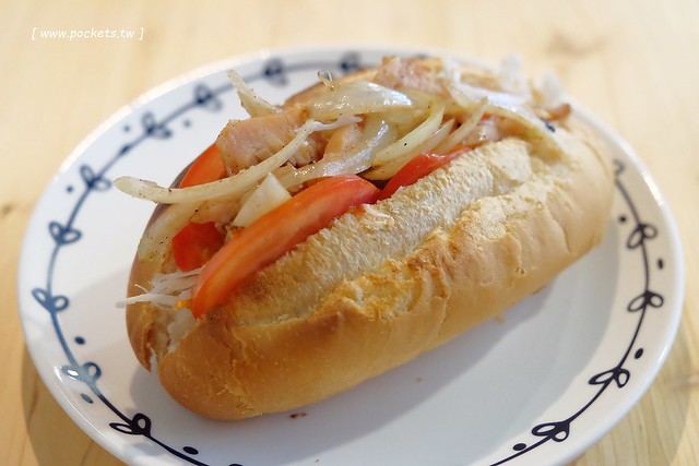 一張几手作料理廚房：隱藏巷弄間的早午餐店，店內只有幾張小桌子，餐點現點現做便宜有誠意 @飛天璇的口袋