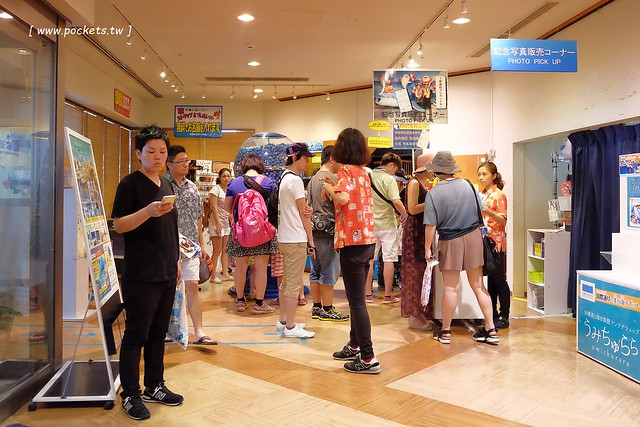 日本沖繩｜美麗海水族館．絢麗多彩的沖繩之謎，嘆為觀止的黑潮之海 @飛天璇的口袋