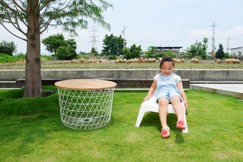 小田生活｜位於田中間的網美咖啡館，充滿草地的野餐風情 @飛天璇的口袋