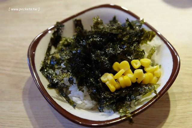台中西屯｜三清洞摩西年糕鍋．招牌年糕鍋和韓國啤酒，鄰近逢甲商圈哈韓族最愛 @飛天璇的口袋