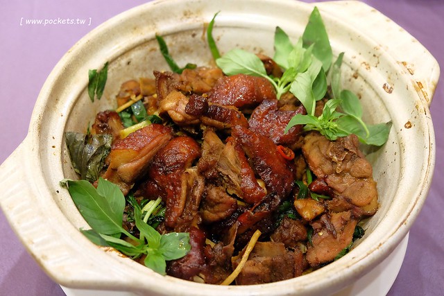 僑園大飯店┃台中西屯美食：郭泰王師傅監製的片填鴨合餐，享受一鴨四吃的美食享饗，5人同行不到$2500元，台中聚餐宴會的好選擇 @飛天璇的口袋