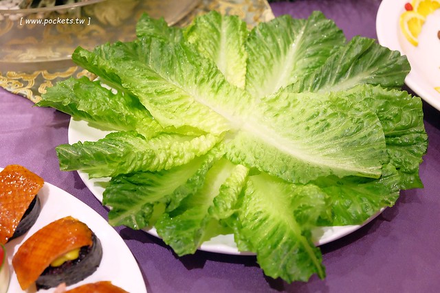 僑園大飯店┃台中西屯美食：郭泰王師傅監製的片填鴨合餐，享受一鴨四吃的美食享饗，5人同行不到$2500元，台中聚餐宴會的好選擇 @飛天璇的口袋