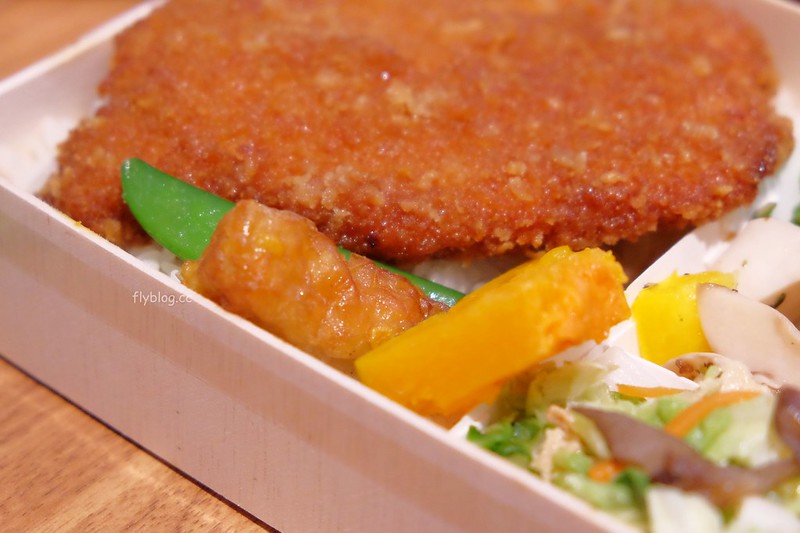 Hanhan頜頷精緻手作便當｜愛馬仕造型便當超吸睛，雞腿排足足有八兩重 @飛天璇的口袋