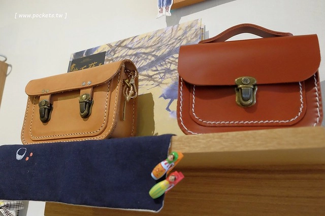 KYOYA 咖啡 雜貨 繪本┃台中西區美食：充滿京都風情的咖啡館，空間小巧可愛擺滿了文具雜貨，咖啡和甜點都很推薦，文青的最愛 @飛天璇的口袋