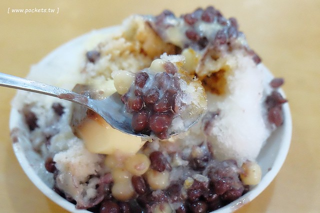 台中西屯｜清豐冰菓室．水湳市場30年的冰店，料多味美選擇性多 @飛天璇的口袋