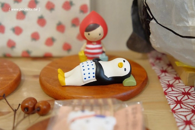 KYOYA 咖啡 雜貨 繪本┃台中西區美食：充滿京都風情的咖啡館，空間小巧可愛擺滿了文具雜貨，咖啡和甜點都很推薦，文青的最愛 @飛天璇的口袋