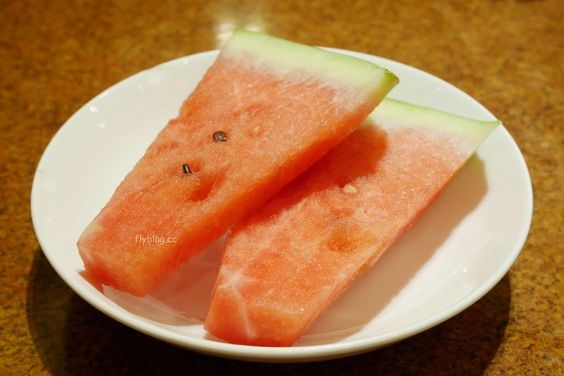 頂園燒鵝担仔廚房｜金黃油亮的燒鵝好好吃，雞翅和芋頭米粉也很推薦 @飛天璇的口袋