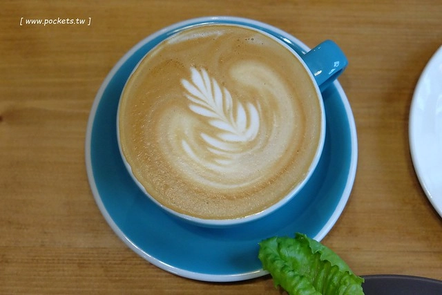 台中西區｜好堅果咖啡 Heynuts Caf&eacute;．精明商圈工業風咖啡館，食材用心餐點豐盛 @飛天璇的口袋