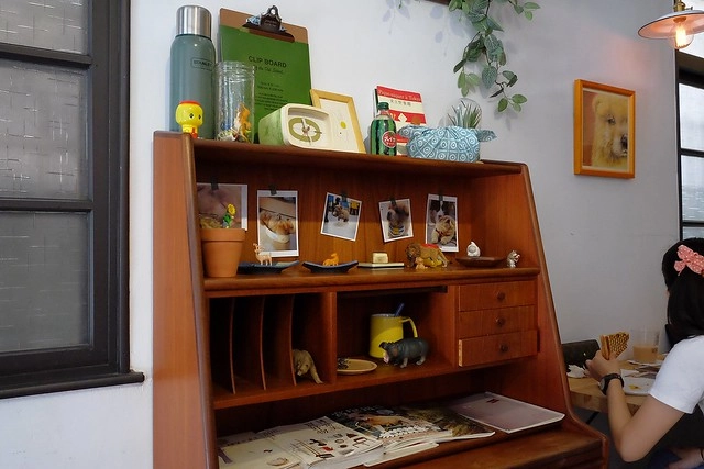 早伴早餐｜老宅改建早午餐店，環境簡單樸實，餐點平價深受學生族群的喜歡 @飛天璇的口袋