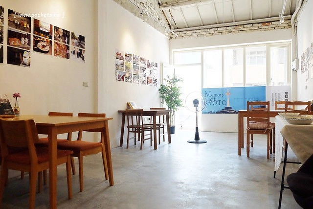 KYOYA 咖啡 雜貨 繪本┃台中西區美食：充滿京都風情的咖啡館，空間小巧可愛擺滿了文具雜貨，咖啡和甜點都很推薦，文青的最愛 @飛天璇的口袋