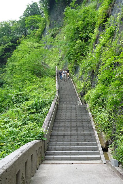 日本秋田旅遊景點┃秋田趴趴造Day4：小安峽大噴湯&rarr;佐藤養助(稻庭烏龍麵體驗+午餐)&rarr;兩關酒造&rarr;男鹿水族館GAO&rarr;元湯雄山閣&rarr;NAMAHAGE神鬼太鼓表演 @飛天璇的口袋