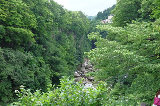 日本秋田旅遊景點┃秋田趴趴造Day4：小安峽大噴湯&rarr;佐藤養助(稻庭烏龍麵體驗+午餐)&rarr;兩關酒造&rarr;男鹿水族館GAO&rarr;元湯雄山閣&rarr;NAMAHAGE神鬼太鼓表演 @飛天璇的口袋