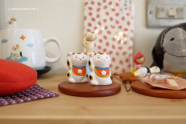 KYOYA 咖啡 雜貨 繪本┃台中西區美食：充滿京都風情的咖啡館，空間小巧可愛擺滿了文具雜貨，咖啡和甜點都很推薦，文青的最愛 @飛天璇的口袋