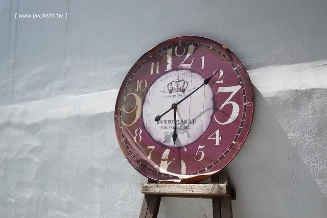 KYOYA 咖啡 雜貨 繪本┃台中西區美食：充滿京都風情的咖啡館，空間小巧可愛擺滿了文具雜貨，咖啡和甜點都很推薦，文青的最愛 @飛天璇的口袋