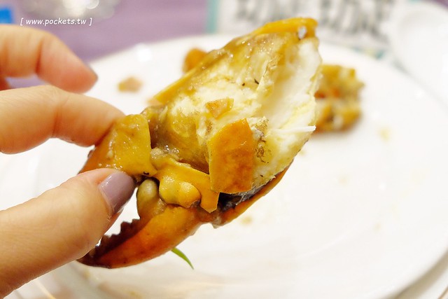 僑園大飯店┃台中西屯美食：郭泰王師傅監製的片填鴨合餐，享受一鴨四吃的美食享饗，5人同行不到$2500元，台中聚餐宴會的好選擇 @飛天璇的口袋