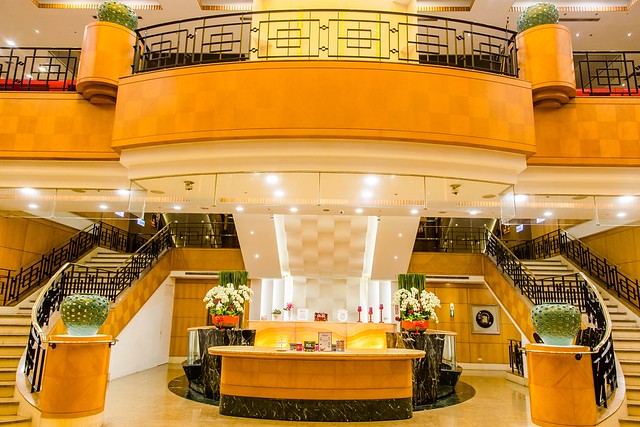 僑園大飯店┃台中西屯美食：郭泰王師傅監製的片填鴨合餐，享受一鴨四吃的美食享饗，5人同行不到$2500元，台中聚餐宴會的好選擇 @飛天璇的口袋