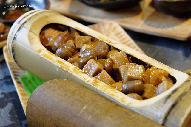 花蓮美食｜巴奇克竹坊｜在地人帶路，花蓮預約制的原住民無菜單料理，令人回味無窮的野菜鍋 @飛天璇的口袋