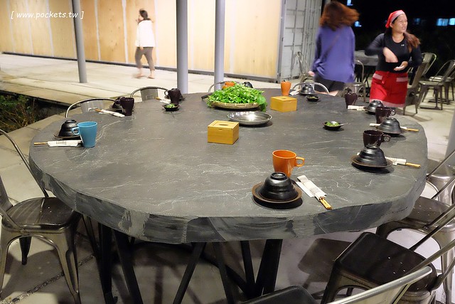 花蓮美食｜巴奇克竹坊｜在地人帶路，花蓮預約制的原住民無菜單料理，令人回味無窮的野菜鍋 @飛天璇的口袋