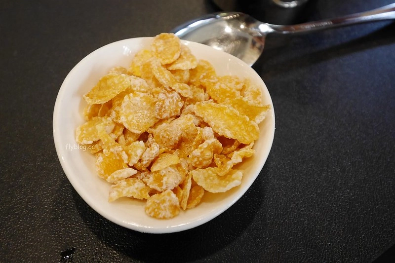 夢幻蜜拉 Dreamy Miracle｜超浮誇的水果火鍋冰，如夢似幻餘煙裊裊， 台南IG打卡熱門美食 @飛天璇的口袋