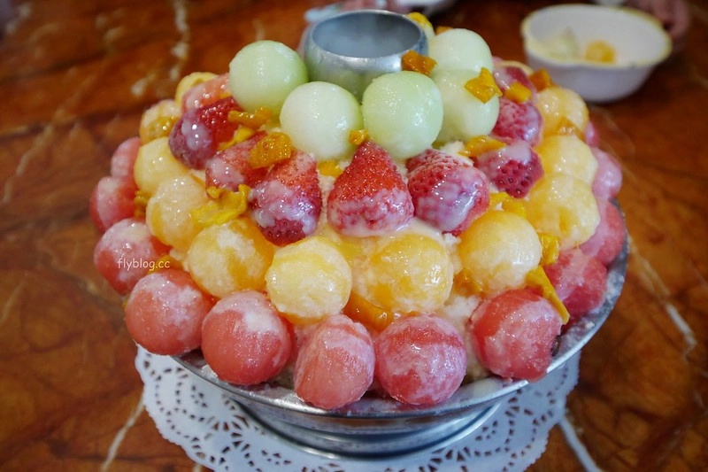 夢幻蜜拉 Dreamy Miracle｜超浮誇的水果火鍋冰，如夢似幻餘煙裊裊， 台南IG打卡熱門美食 @飛天璇的口袋