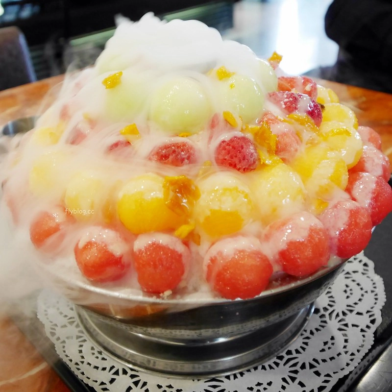 夢幻蜜拉 Dreamy Miracle｜超浮誇的水果火鍋冰，如夢似幻餘煙裊裊， 台南IG打卡熱門美食 @飛天璇的口袋