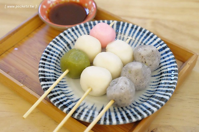 波屋．BORU BORU┃台中南屯美食：門口有可愛吸睛的雪人，夏天吃雪人刨冰冬天吃烤糰子，裝潢帶有日式氛圍 @飛天璇的口袋