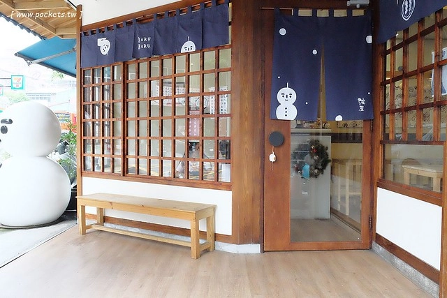 波屋．BORU BORU┃台中南屯美食：門口有可愛吸睛的雪人，夏天吃雪人刨冰冬天吃烤糰子，裝潢帶有日式氛圍 @飛天璇的口袋