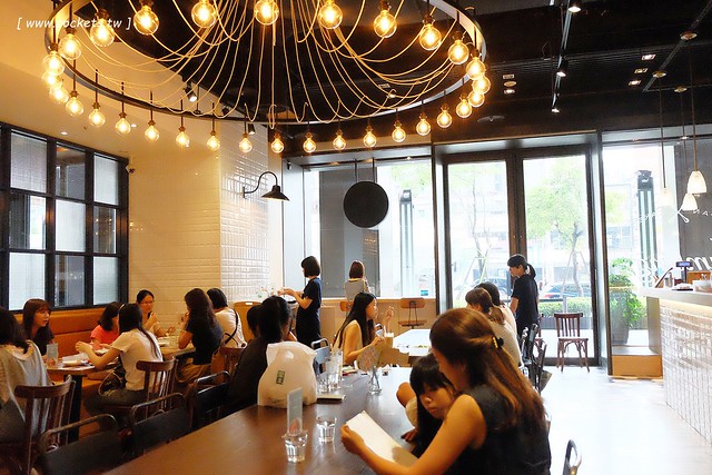 Jamling Cafe┃台中西區美食：來自東京的超人氣鬆餅店，進駐金典綠園道一樓，鬆餅輕柔綿密好吃，跟在日本吃到的一樣 @飛天璇的口袋