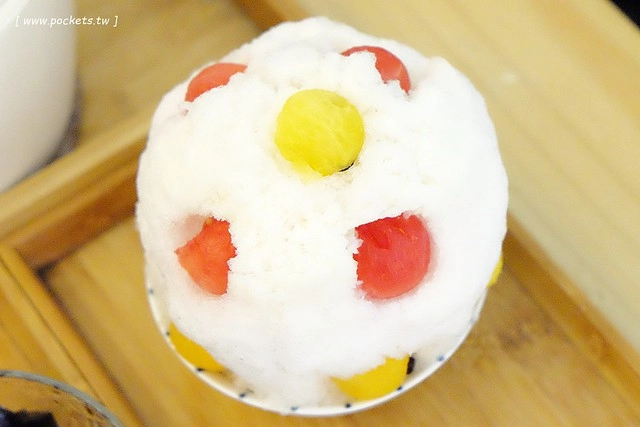 波屋．BORU BORU┃台中南屯美食：門口有可愛吸睛的雪人，夏天吃雪人刨冰冬天吃烤糰子，裝潢帶有日式氛圍 @飛天璇的口袋