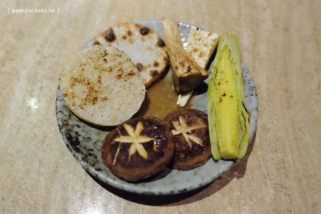 老乾杯。台中市政店：品嚐頂級美味的和牛料理，燈光美、氣氛佳、服務也好，商業午餐價格比較經濟實惠 @飛天璇的口袋