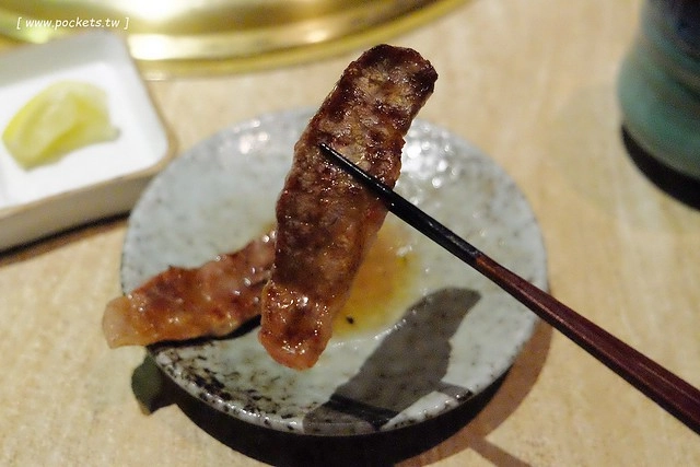 老乾杯。台中市政店：品嚐頂級美味的和牛料理，燈光美、氣氛佳、服務也好，商業午餐價格比較經濟實惠 @飛天璇的口袋