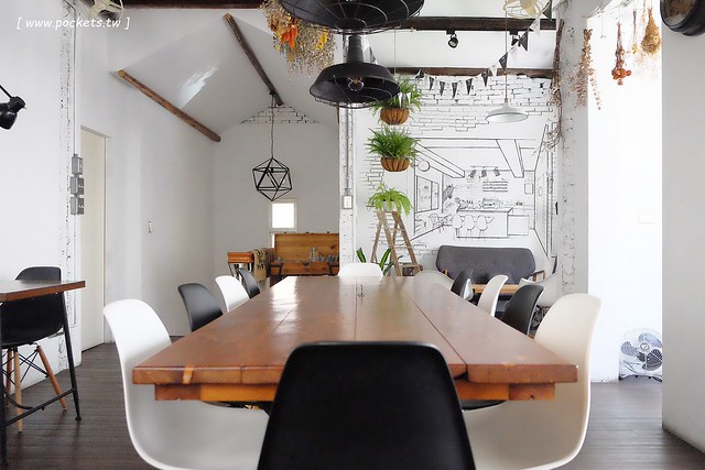 斑馬散步咖啡：老宅改建咖啡館，漂亮白色建築，擁有寬敞庭院，環境漂亮好拍照 @飛天璇的口袋