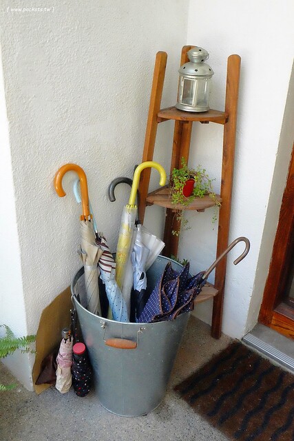 斑馬散步咖啡：老宅改建咖啡館，漂亮白色建築，擁有寬敞庭院，環境漂亮好拍照 @飛天璇的口袋