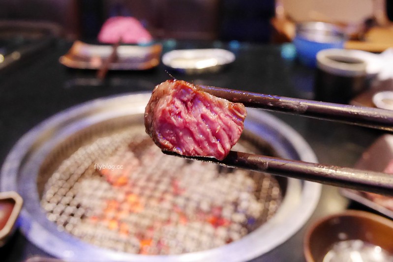 碳佐麻里燒肉｜終於朝聖台南必吃的碳佐麻里燒肉店，有台南屋馬之美喻的南霸天 @飛天璇的口袋