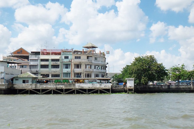 泰國曼谷｜曼谷自由行Day1｜香格里拉飯店&rarr;曼谷市區觀光&rarr;皇后藝廊&rarr;嘟嘟車&rarr;玉佛寺(大皇宮)&rarr;Supatra河濱餐廳&rarr;歡迎晚宴 @飛天璇的口袋