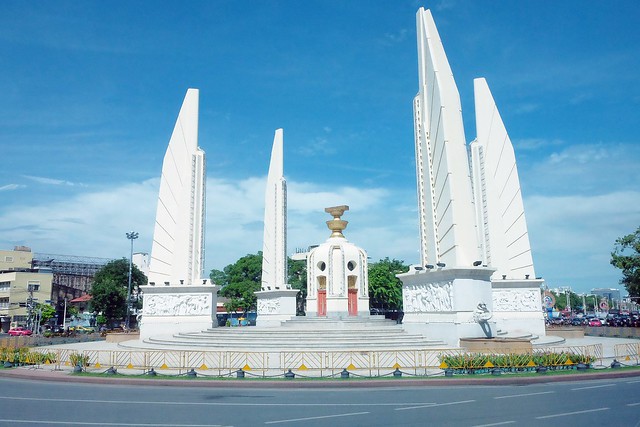 泰國曼谷｜曼谷自由行Day1｜香格里拉飯店&rarr;曼谷市區觀光&rarr;皇后藝廊&rarr;嘟嘟車&rarr;玉佛寺(大皇宮)&rarr;Supatra河濱餐廳&rarr;歡迎晚宴 @飛天璇的口袋