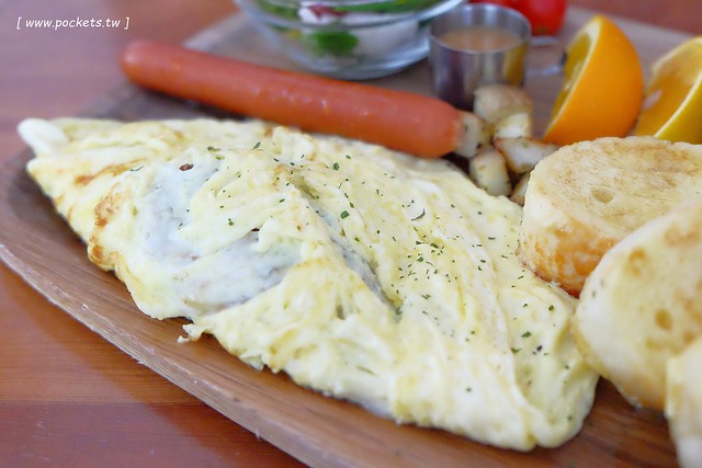 斑馬散步咖啡：老宅改建咖啡館，漂亮白色建築，擁有寬敞庭院，環境漂亮好拍照 @飛天璇的口袋