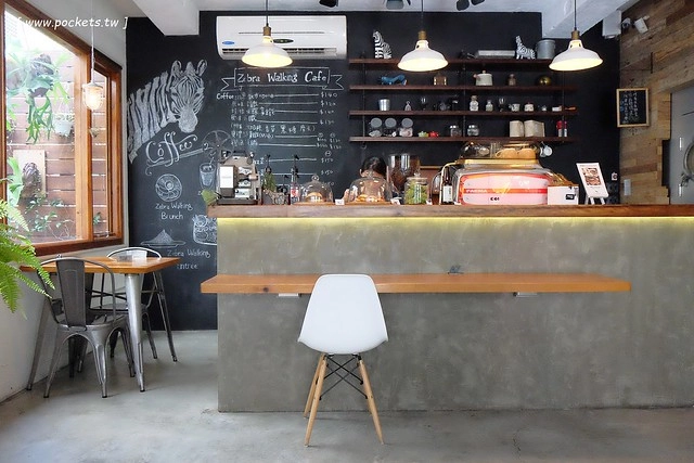 斑馬散步咖啡：老宅改建咖啡館，漂亮白色建築，擁有寬敞庭院，環境漂亮好拍照 @飛天璇的口袋