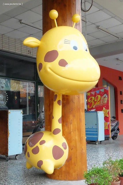 短腿阿鹿餅乾┃台中必買伴手禮：香濃鬆軟入口即化的手工餅乾，傳說中媲美香港的全球十大伴手禮Jenny Bakery，不用到香港也可以吃的到超好吃的曲奇餅 @飛天璇的口袋