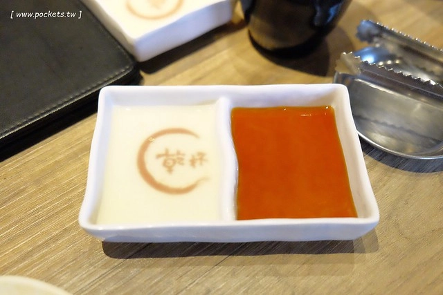 乾杯．中友店┃台中北區美食：輕鬆活潑的用餐氛圍，嘴對嘴親親10秒送五花肉 @飛天璇的口袋