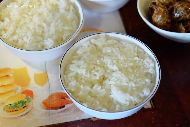 宜蘭蘇澳｜番割田甕缸雞，柴火烤的甕缸雞外皮酥脆內餡多汁，在地人都推薦吃這一家 @飛天璇的口袋