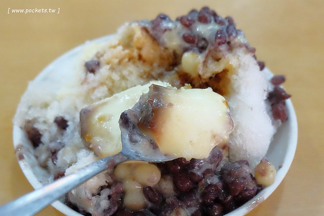 台中西屯｜清豐冰菓室．水湳市場30年的冰店，料多味美選擇性多 @飛天璇的口袋