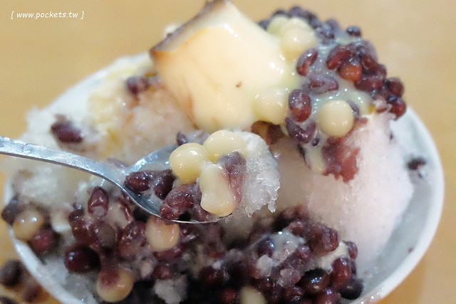 台中西屯｜清豐冰菓室．水湳市場30年的冰店，料多味美選擇性多 @飛天璇的口袋